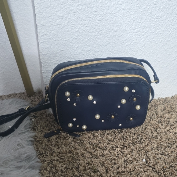Studio 33 Navy Blue Crossbody Bag W/ Pearl & Floral Accents (NWOT)๐๐ค๐ - Picture 5 of 9